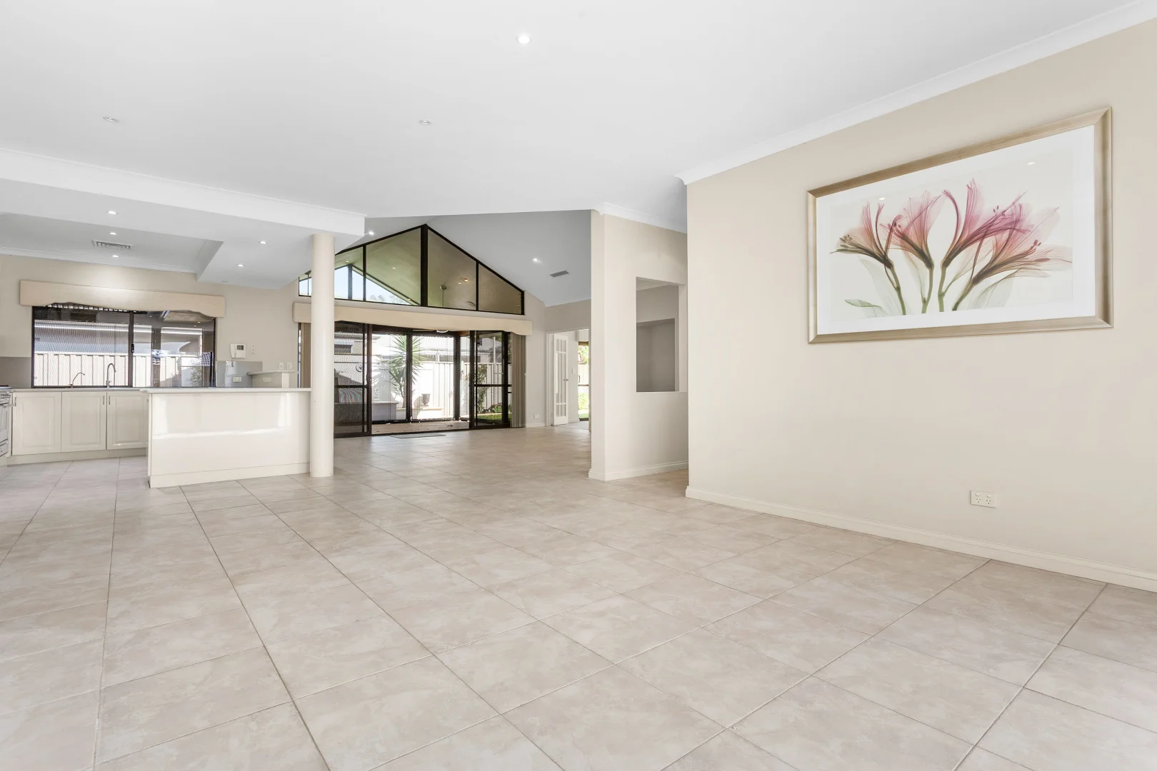 Additional image 3 of 42 Zlinya Circle, Spearwood WA 6163