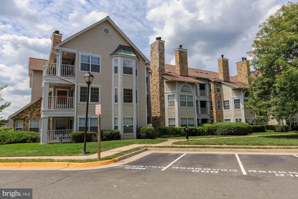 5628 Willoughby Newton Drive Unit 38, Centreville, VA 20120