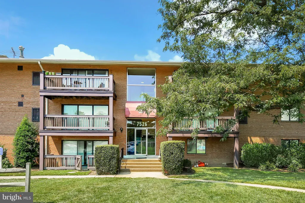 7526 Savannah Street Unit 103, Falls Church, VA 22043