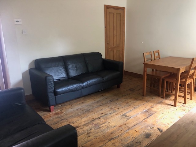 4 Bed Terraced House, Berkekey Road, SO15, N1 7GU