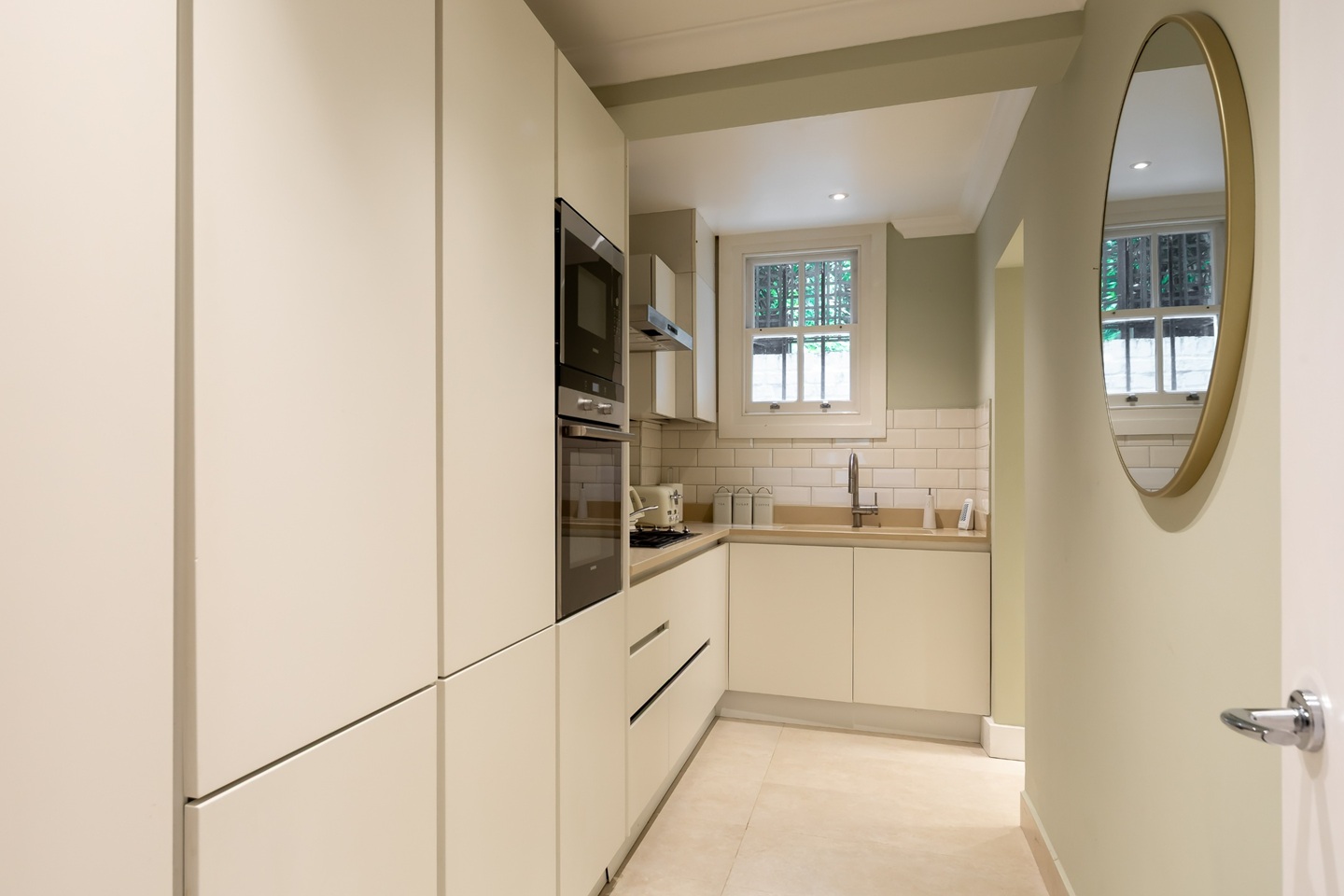 3 Bed Flat, Sydney Place, SW7, N1 7GU photo 3