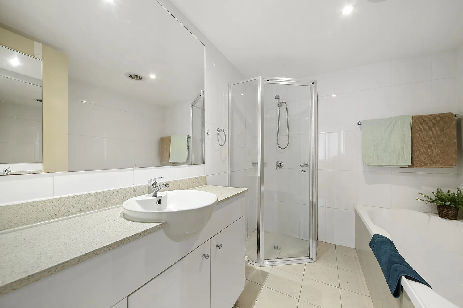 Additional image 5 of 628/2 Lachlan Street, Waterloo NSW 2017