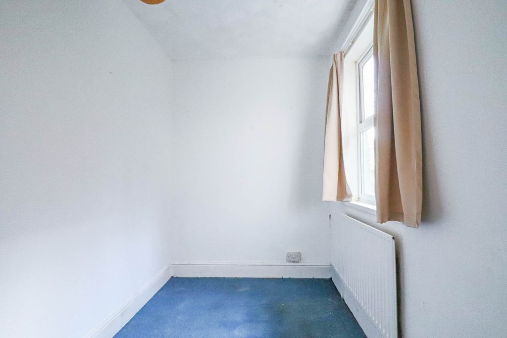 Additional image 8 of 2 bed flat for saleSevern Avenue, South Ward BS23