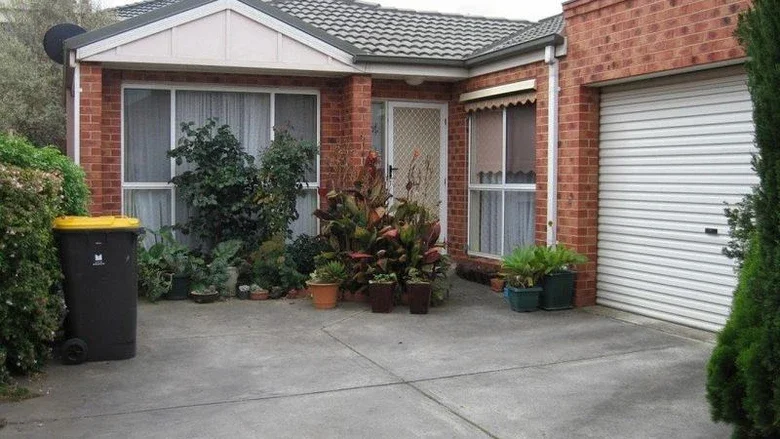 1/5 Malibu Mews, Chadstone VIC 3148