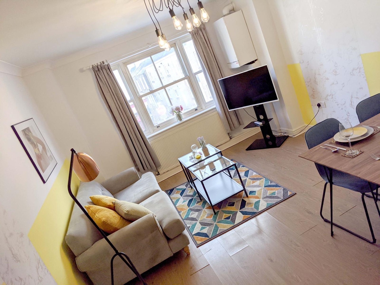 2 Bed Flat, Victoria Avenue, CB4, N1 7GU