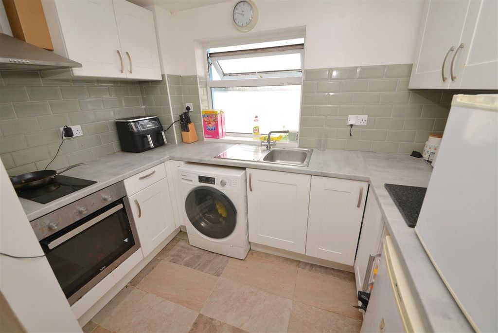 Additional image 5 of 2 bed flat for saleMilford Street, Saundersfoot SA69