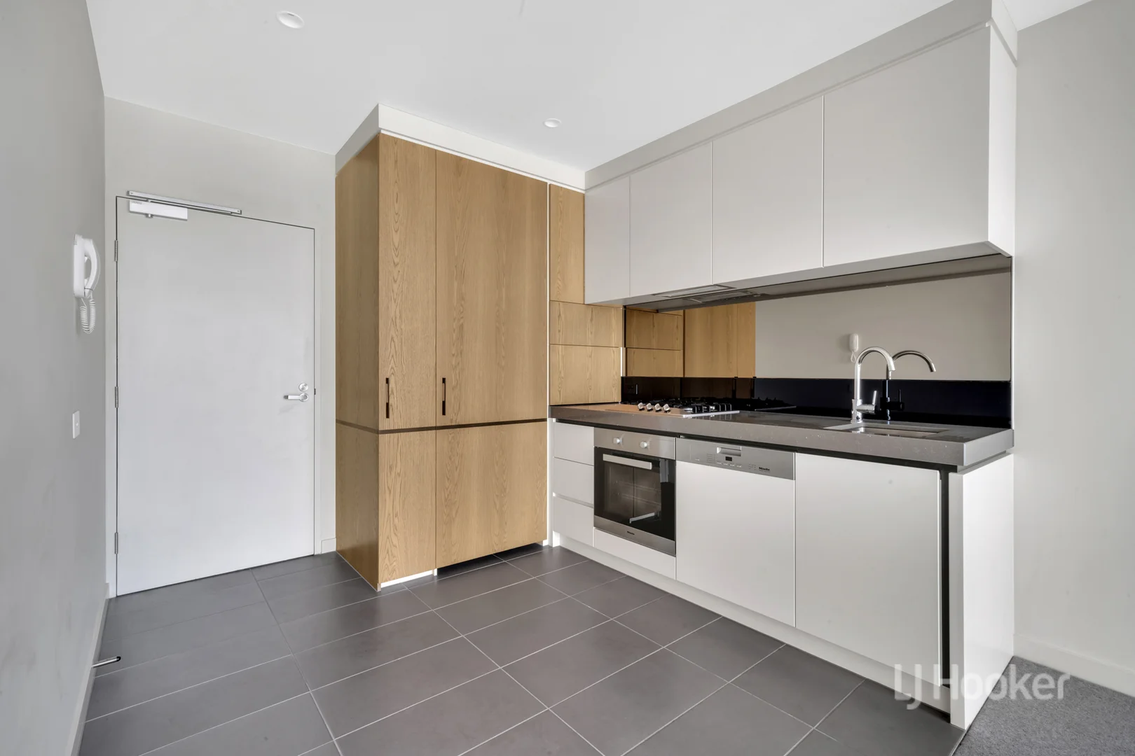 Additional image 3 of 1502/8 Daly Street, South Yarra VIC 3141