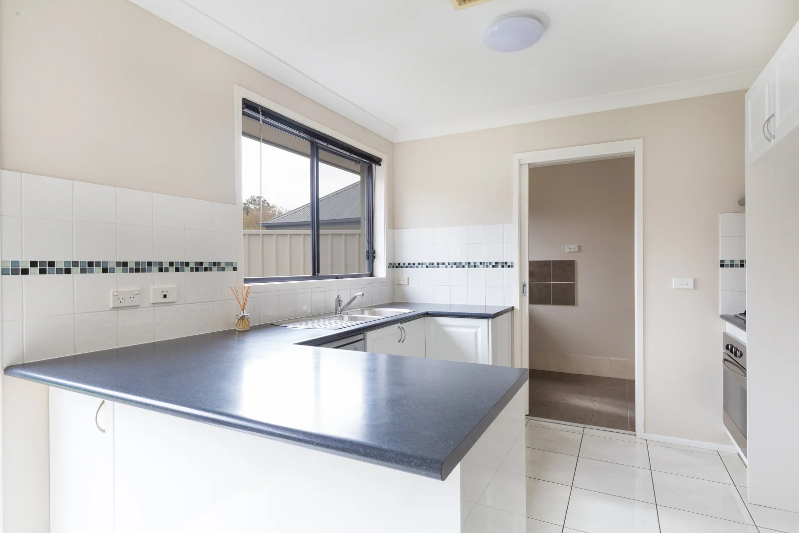 1/305 Jamison Road, Penrith NSW 2750 photo 4