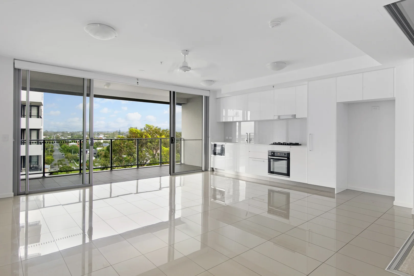 Additional image 3 of 806/378 Marine Parade, Labrador QLD 4215