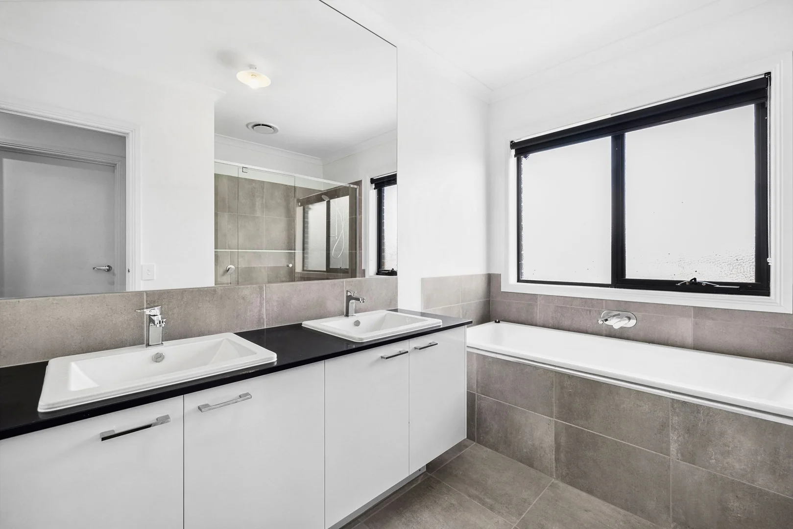 4 Mcleod Crescent, Lucas VIC 3350 photo 5