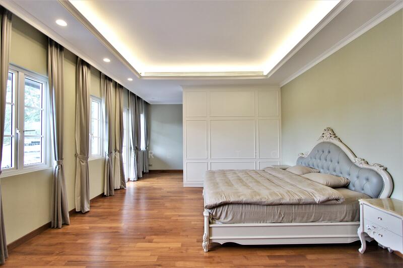 Tanglin Hill photo 2