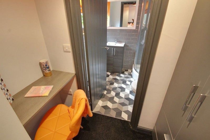 Room in a Shared House, Danvers Road, LE3, N1 7GU photo 3