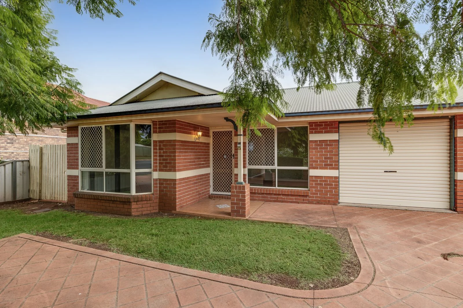 Unit 1/392 Stenner Street, Kearneys Spring QLD 4350