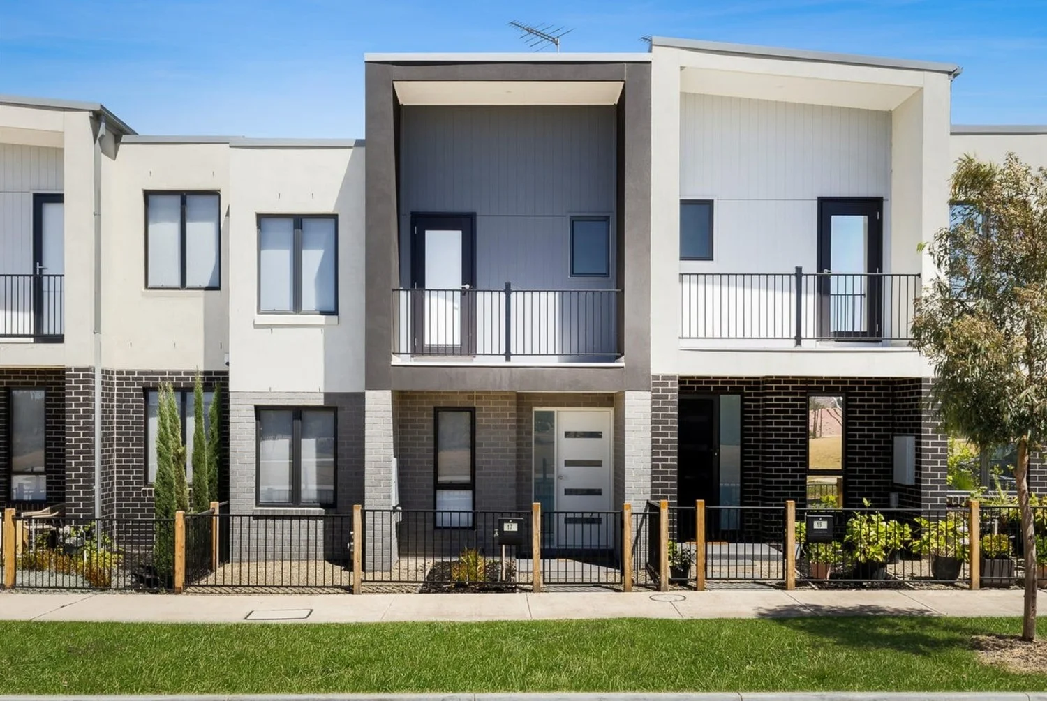 17 Orange Drive, Fraser Rise VIC 3336