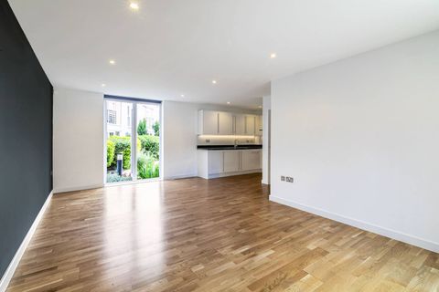 Basire Street, Islington, London N1