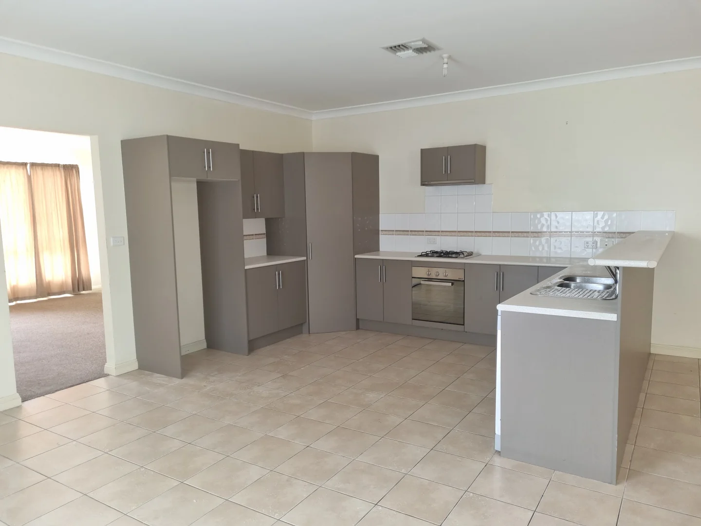 33 Eighth St, Port Pirie SA 5540 photo 3