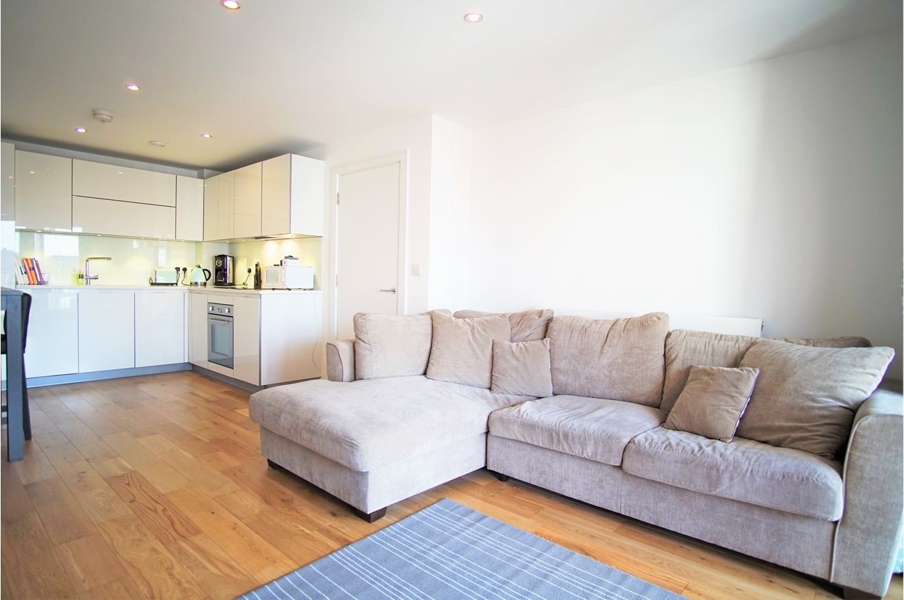 1 Bed Flat, Akerman Road, SW9, N1 7GU photo 2