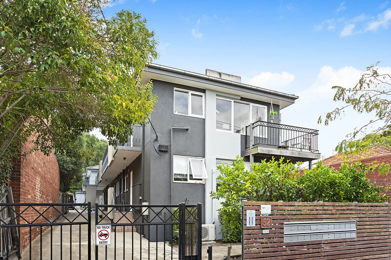 8/52 Clyde Street, St Kilda VIC 3182