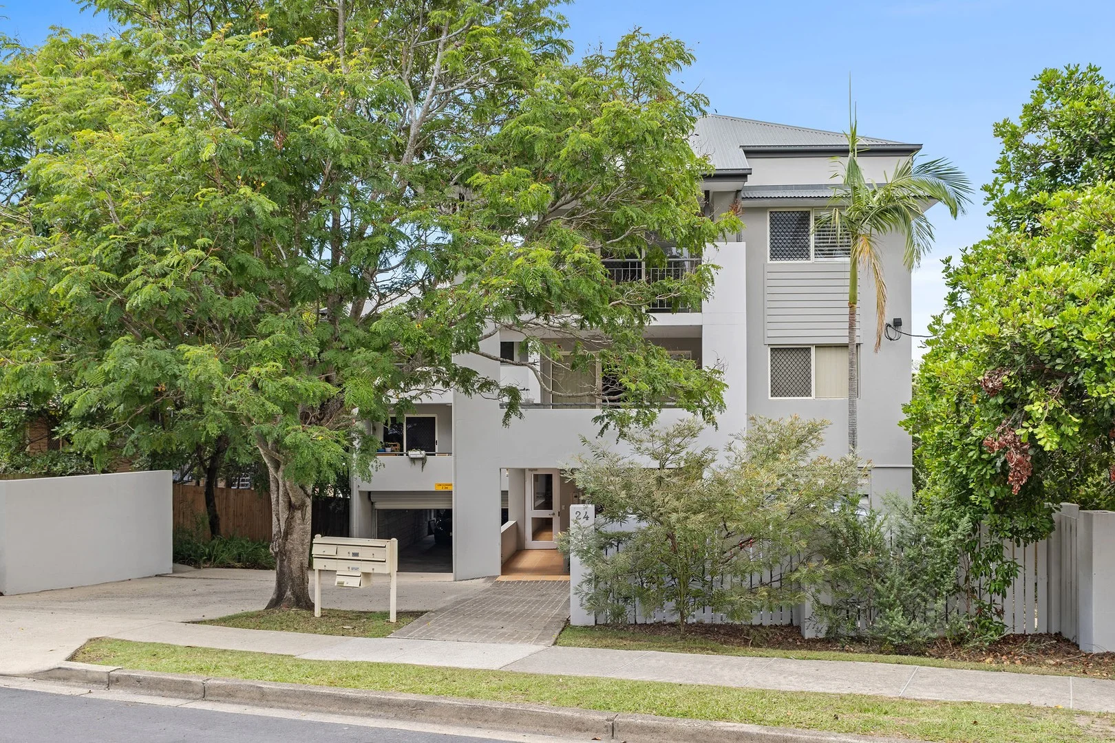4/24 McLay St, Coorparoo QLD 4151