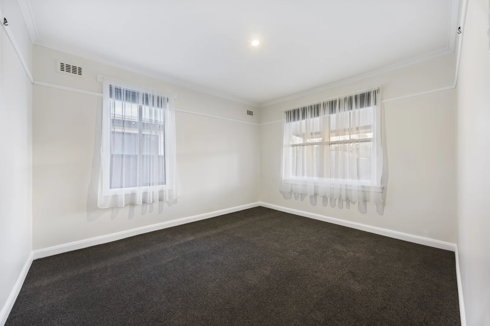 21 Wattle Avenue, Wendouree VIC 3355 photo 5