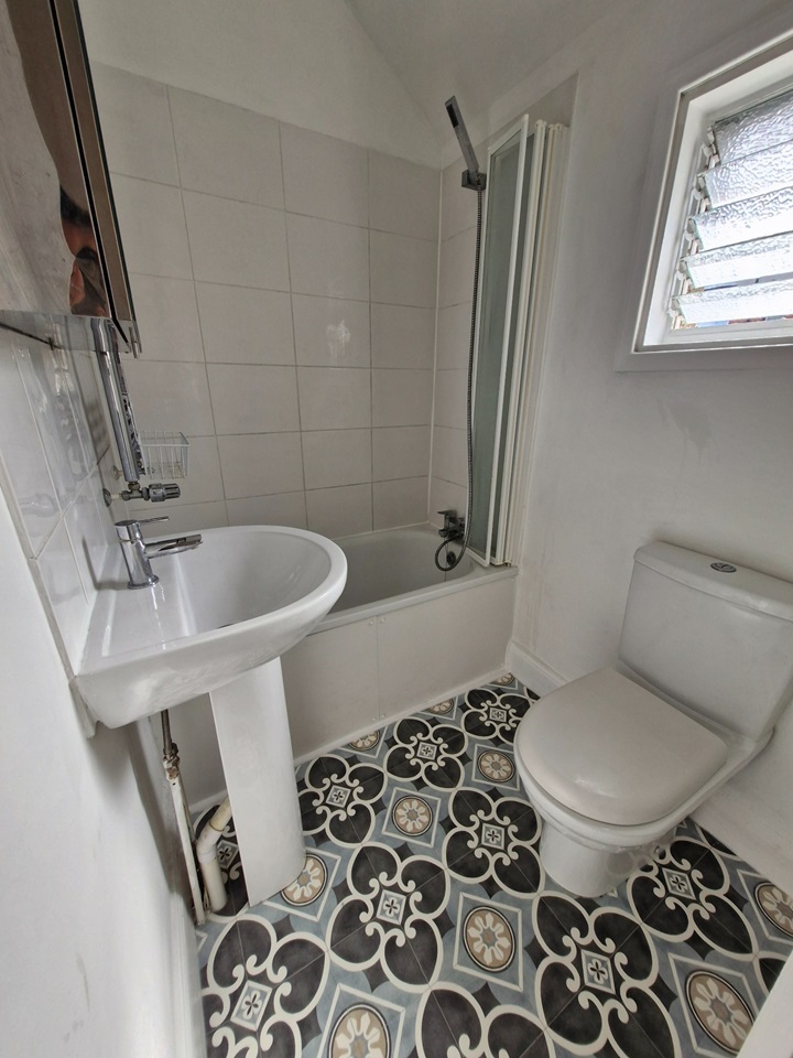 2 Bed Flat, Kimberley Road, BN2, N1 7GU photo 4