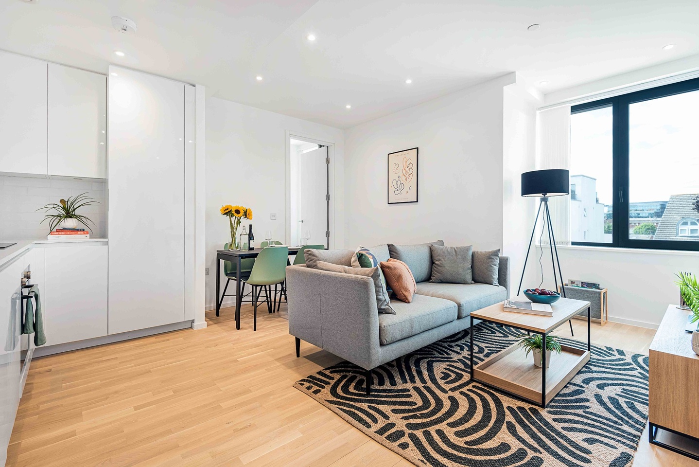 2 Bed Flat, Gravity Royal Heights, RG1, N1 7GU photo 2