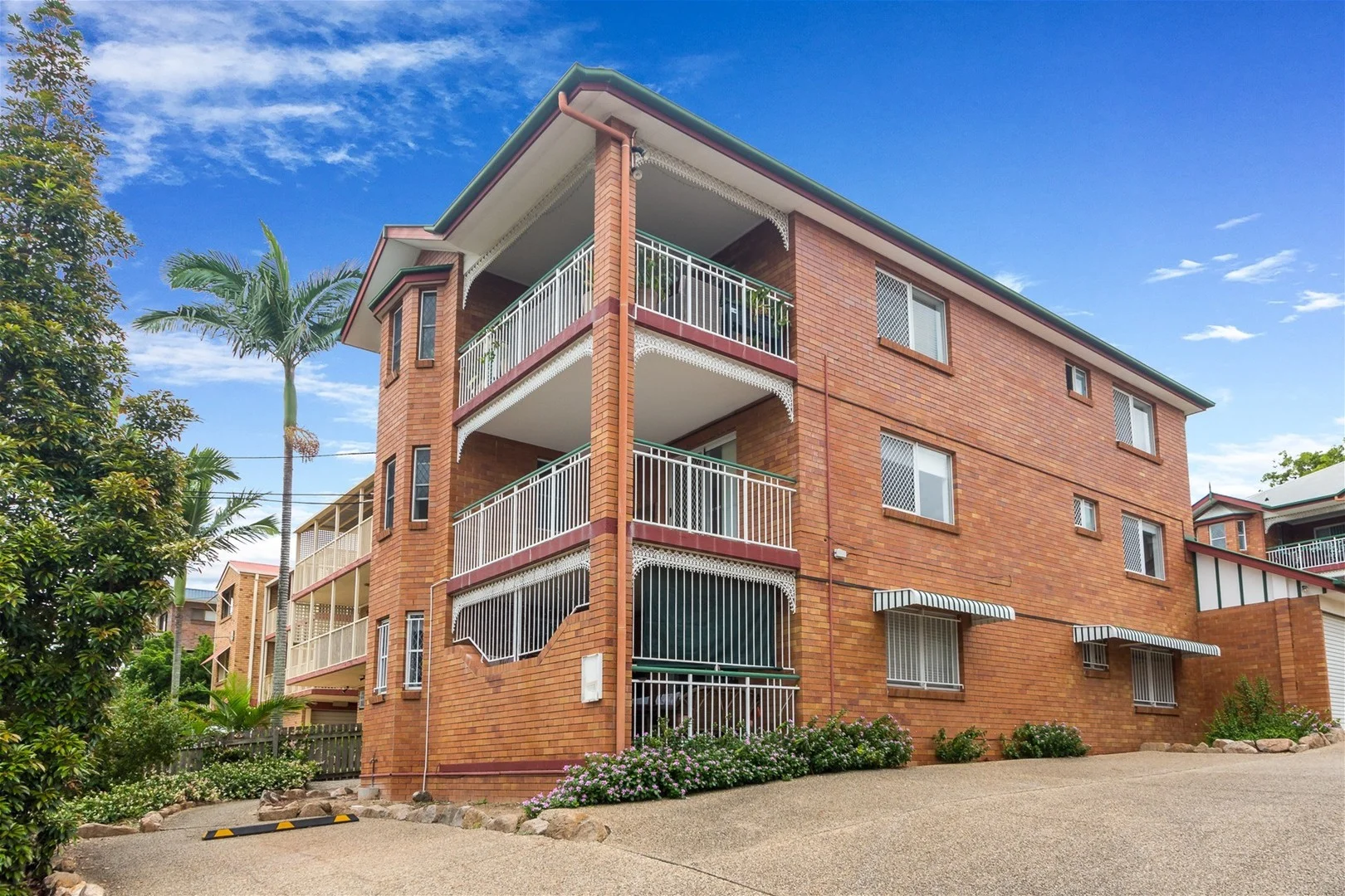 2/102 Pembroke Road, Coorparoo QLD 4151