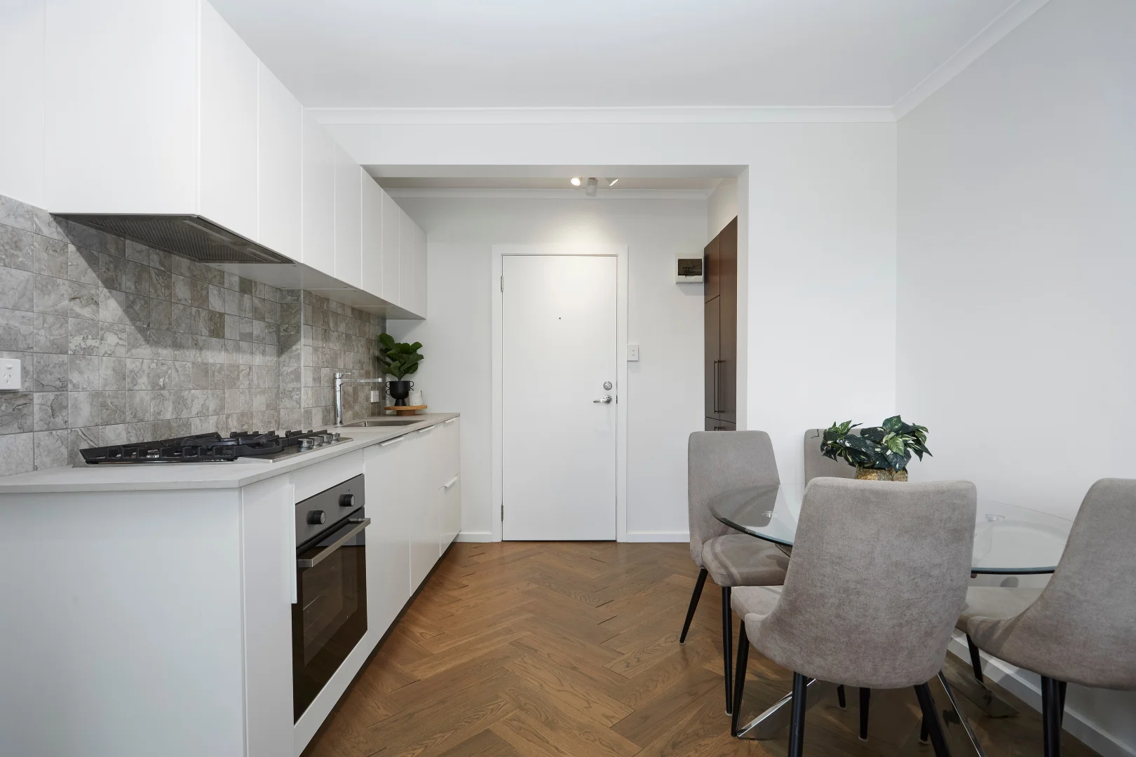 Additional image 2 of 1/3b Innellan Rd, Murrumbeena VIC 3163