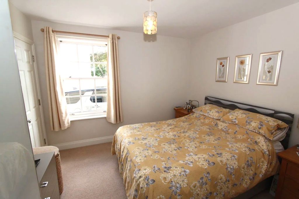 Additional image 8 of 2 bed flat for saleFlagstaff Walk, Mount Wise, Plymouth PL1