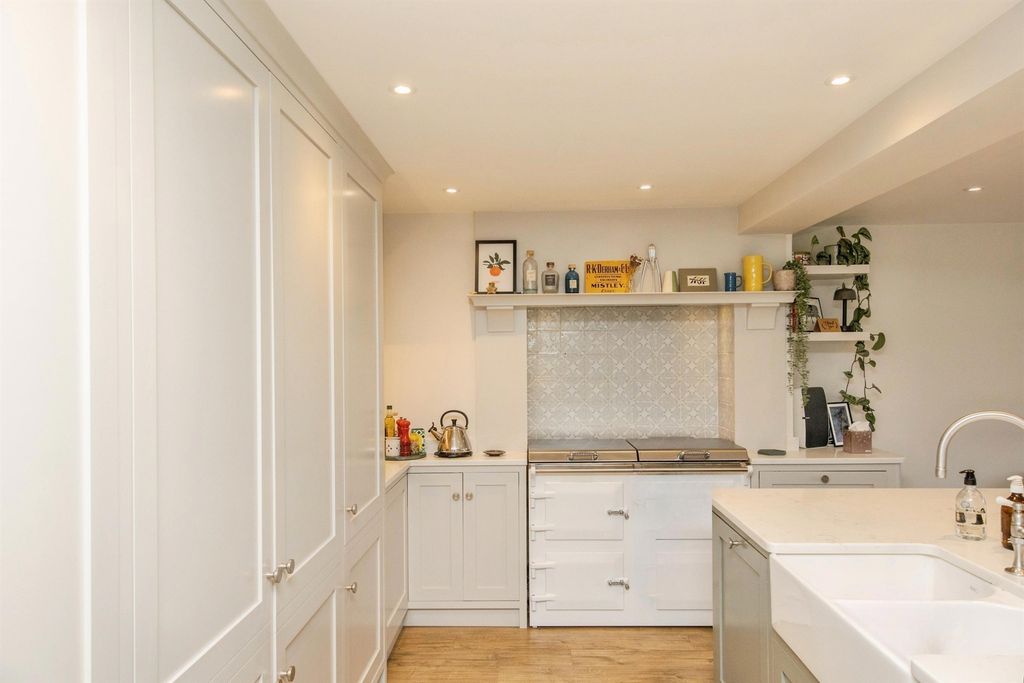 Additional image 7 of 4 bed detached house for saleIpswich Road, Holbrook, Ipswich IP9