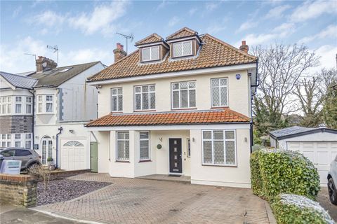 Belmont Avenue, Cockfosters EN4