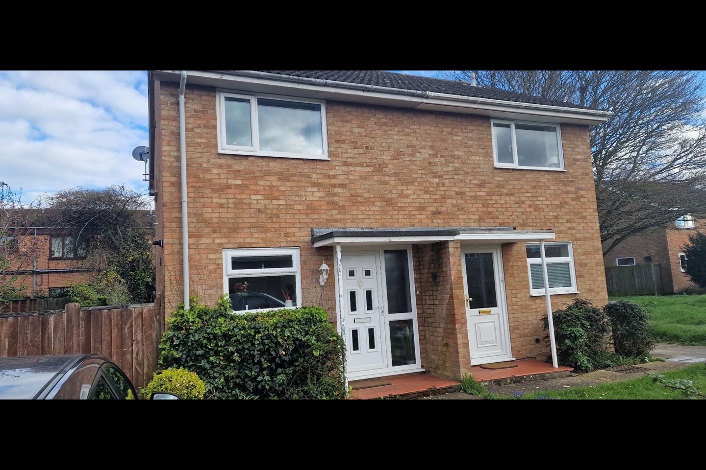 2 Bed Semi-Detached House, Abbots Close, CB4, N1 7GU photo 2