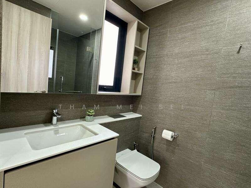 Additional image 16 of 86 Compassvale Bow