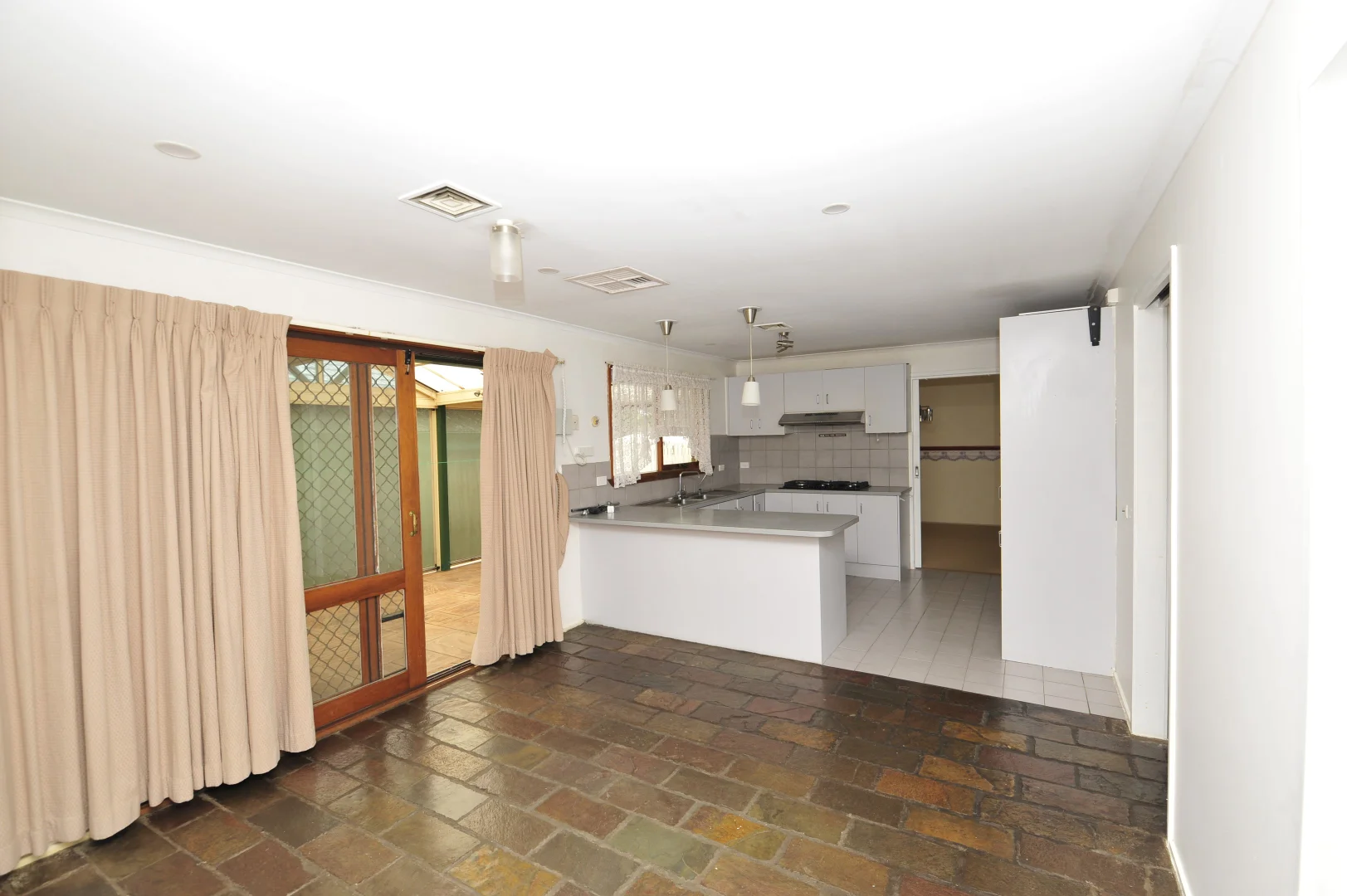 Additional image 8 of 1 Jambe Court, Hampton Park VIC 3976