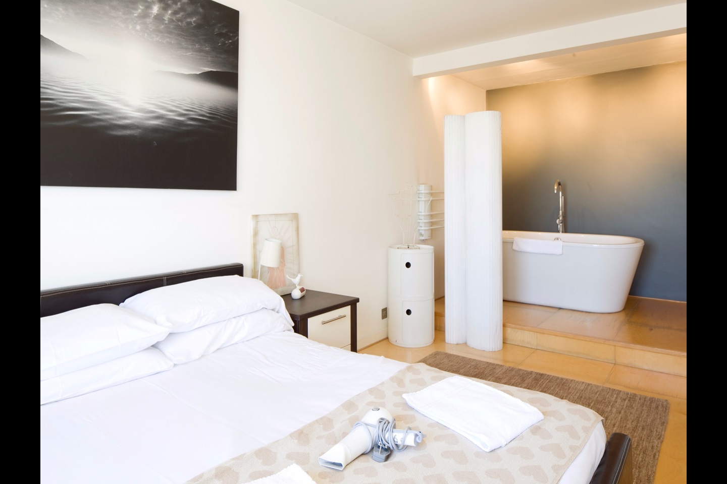 Additional image 3 of 2 Bed Flat, Kings Road- Bills Included -Sea View, BN1, N1 7GU