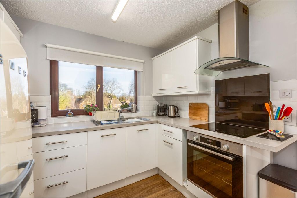 Additional image 6 of 3 bed maisonette for saleFolland Court, West Cross, Swansea SA3