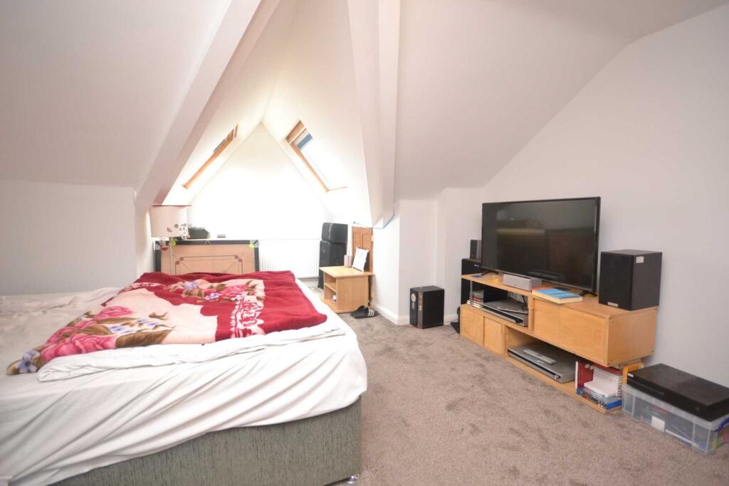 Additional image 15 of 5 Bed Terraced House, Pitcroft Avenue, RG6, N1 7GU