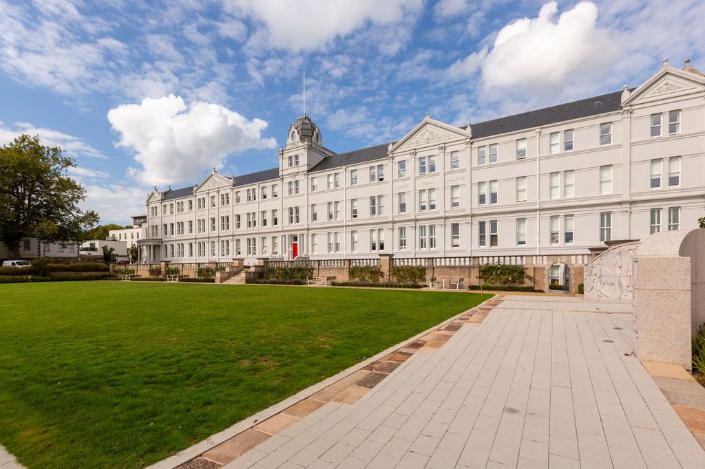 Additional image 20 of 2 bed flat for saleE005 Nightingale House, College Gardens, St Helier JE2