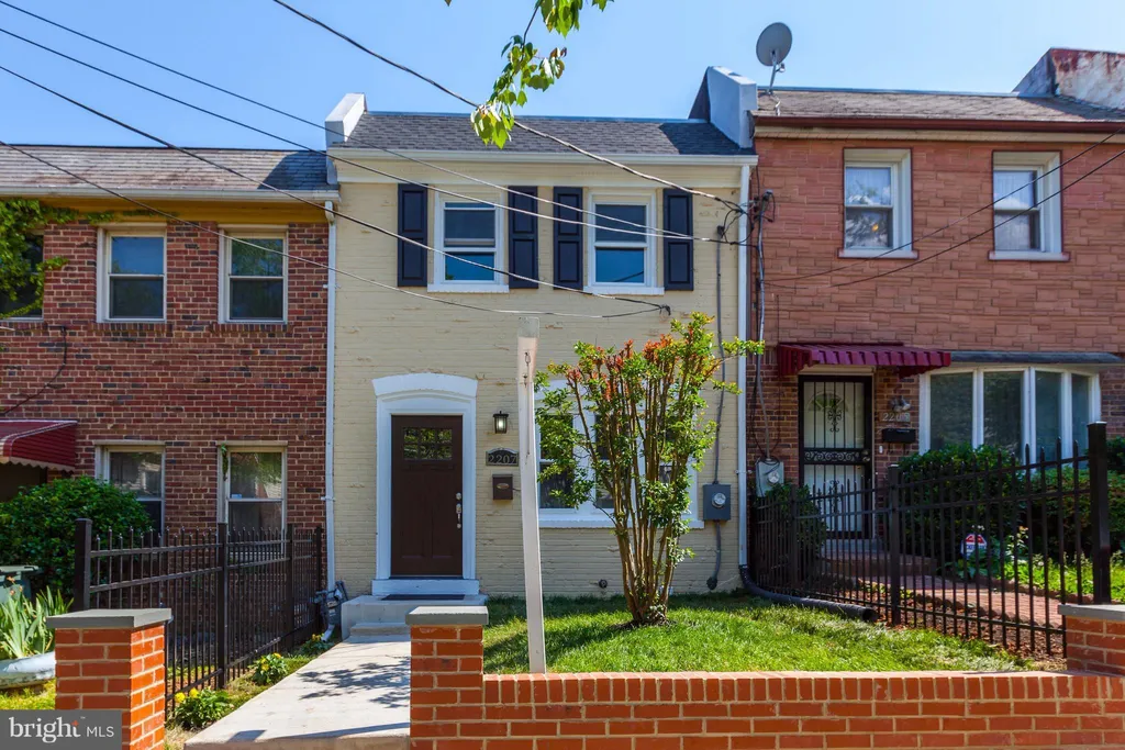 2207 Douglas Street NE, Washington, DC 20018