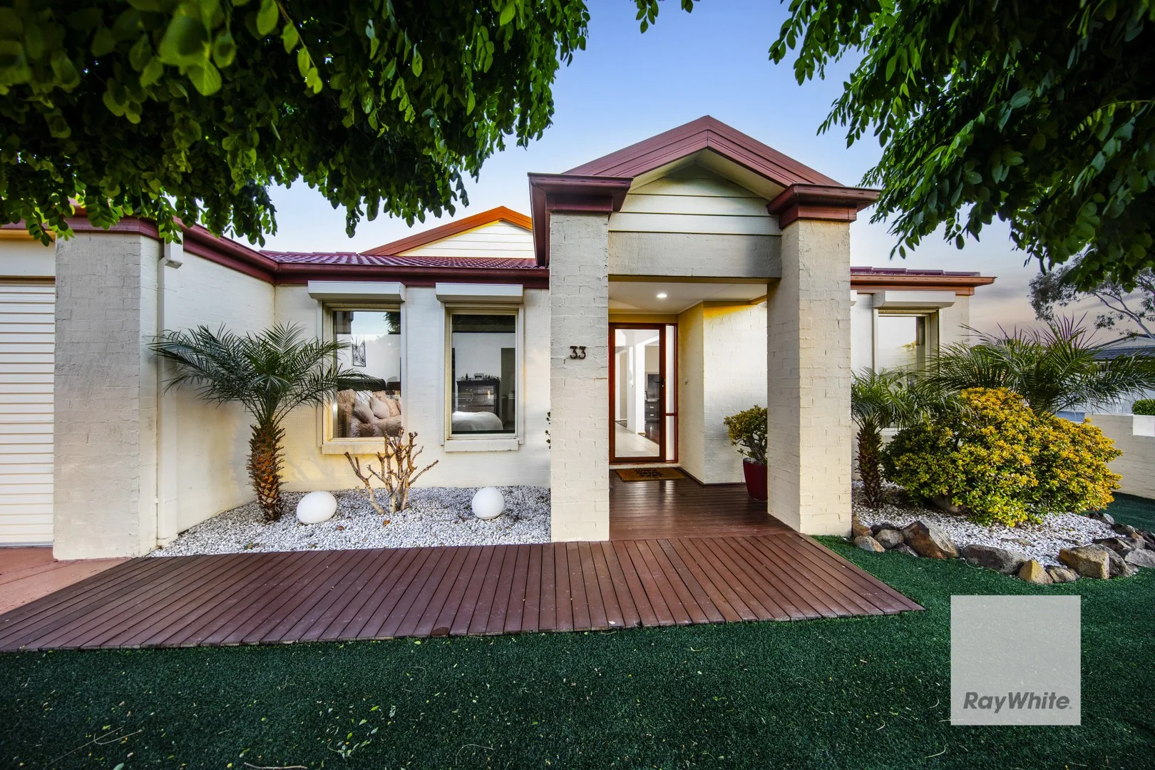 33 Nepean Way, Taylors Hill VIC 3037