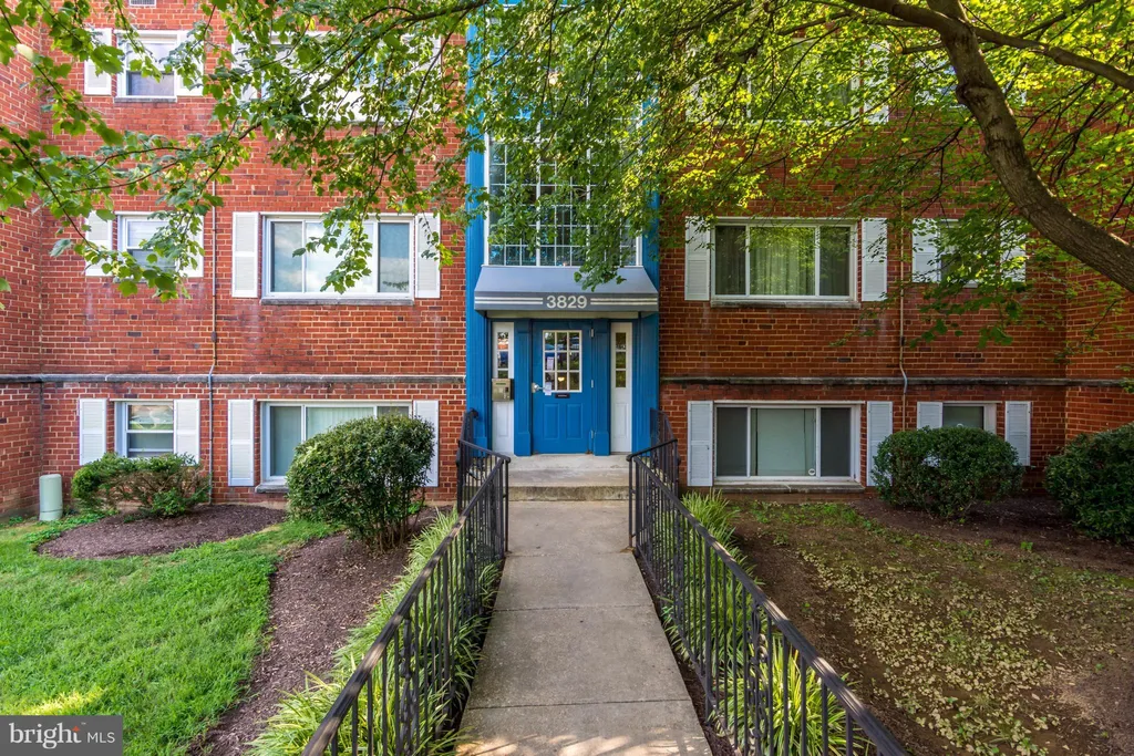 3829 Hamilton Street Unit E-301, Hyattsville, MD 20781
