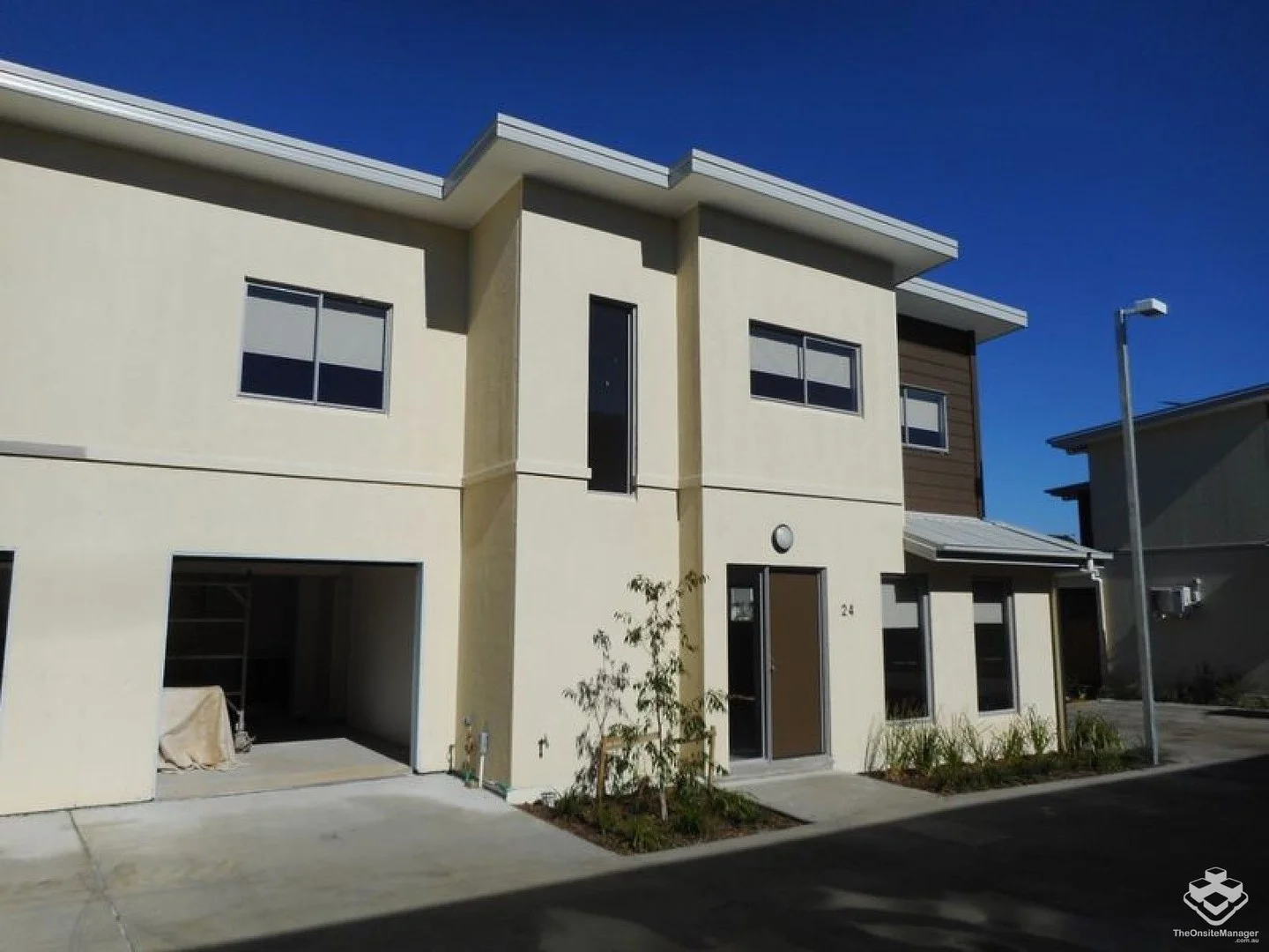ID:21172375/8 East Street, Kingston QLD 4114