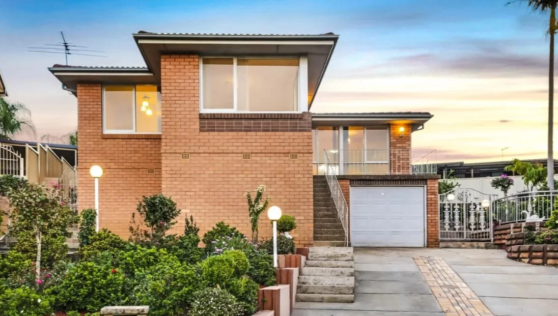 8 Tuscan Place, Casula NSW 2170