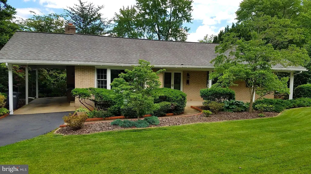 4205 Holborn Avenue, Annandale, VA 22003