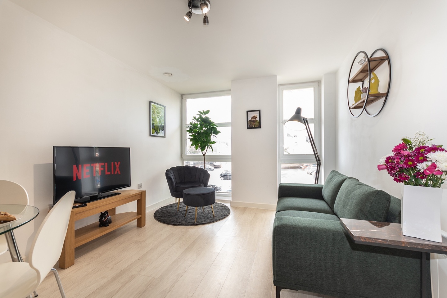 2 Bed Flat, Empress Heights, SO14, N1 7GU photo 2