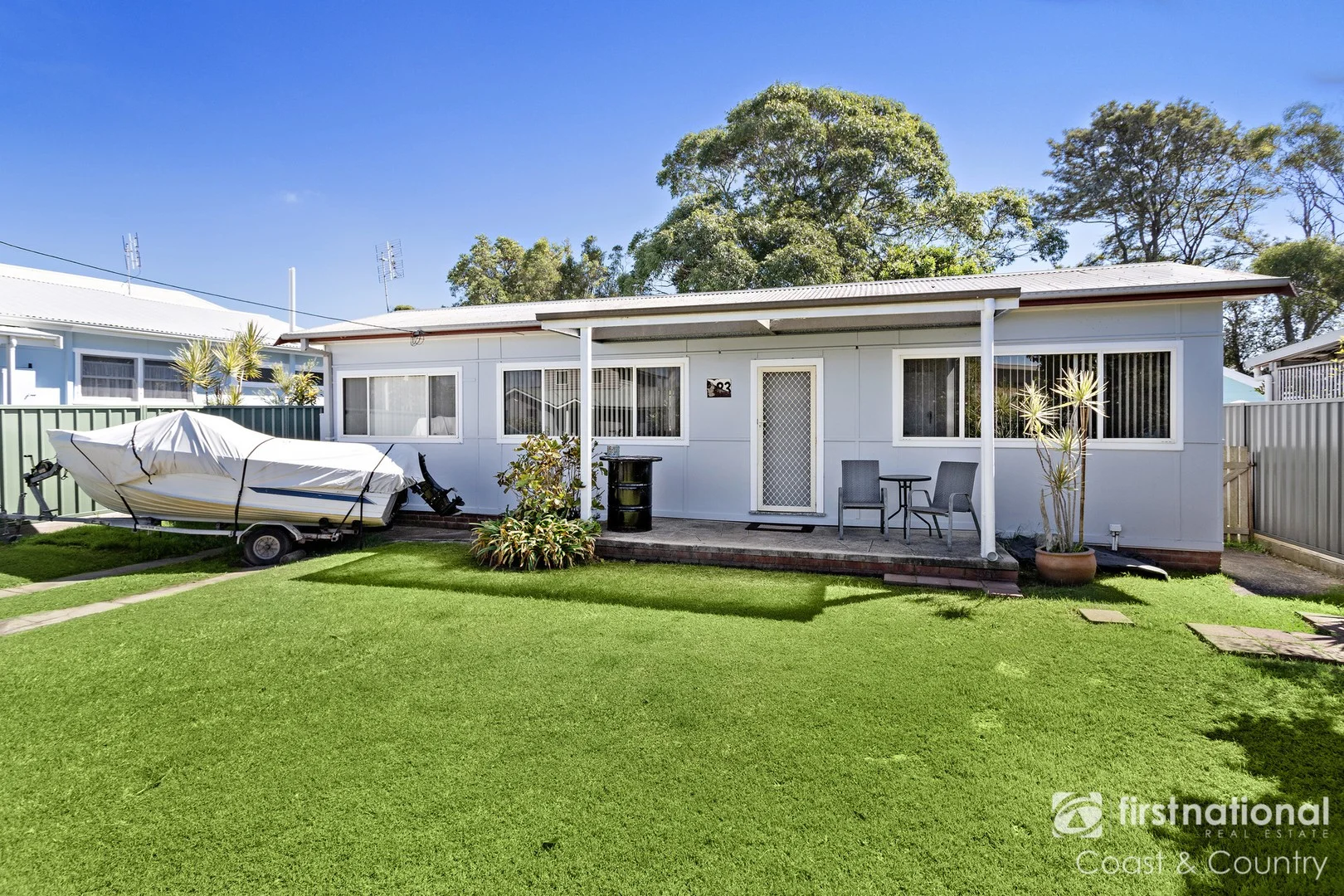 83 River Road, Shoalhaven Heads NSW 2535
