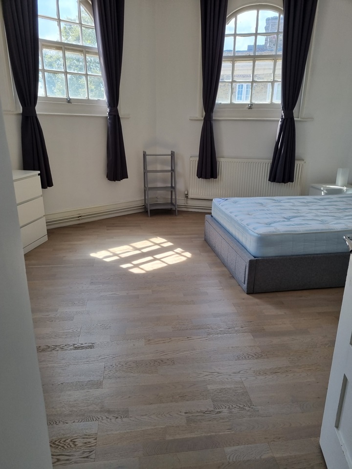 4 Bed Flat, Tower Bridge Road, SE1, N1 7GU photo 2