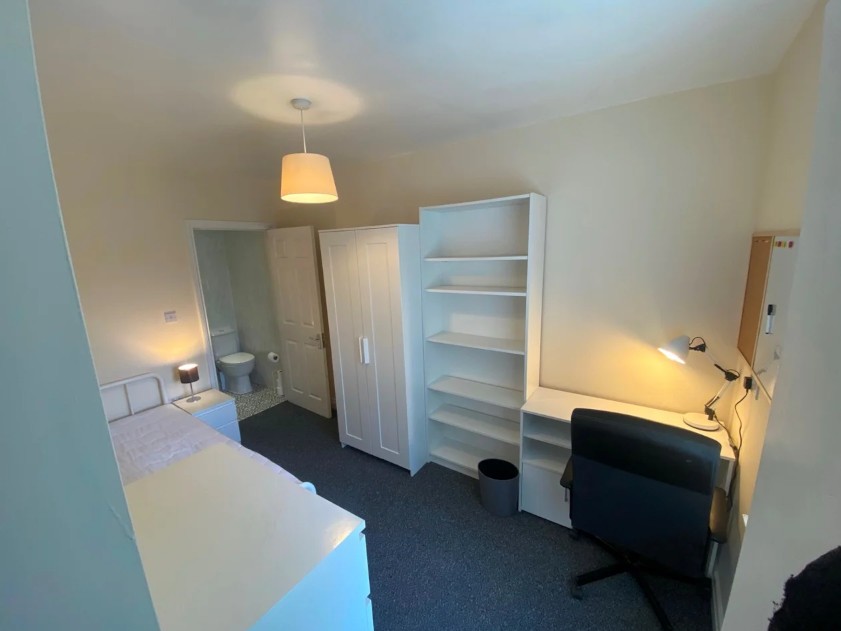 Additional image 2 of 3 Bed Semi-Detached House, Charter Avenue, CV4, N1 7GU