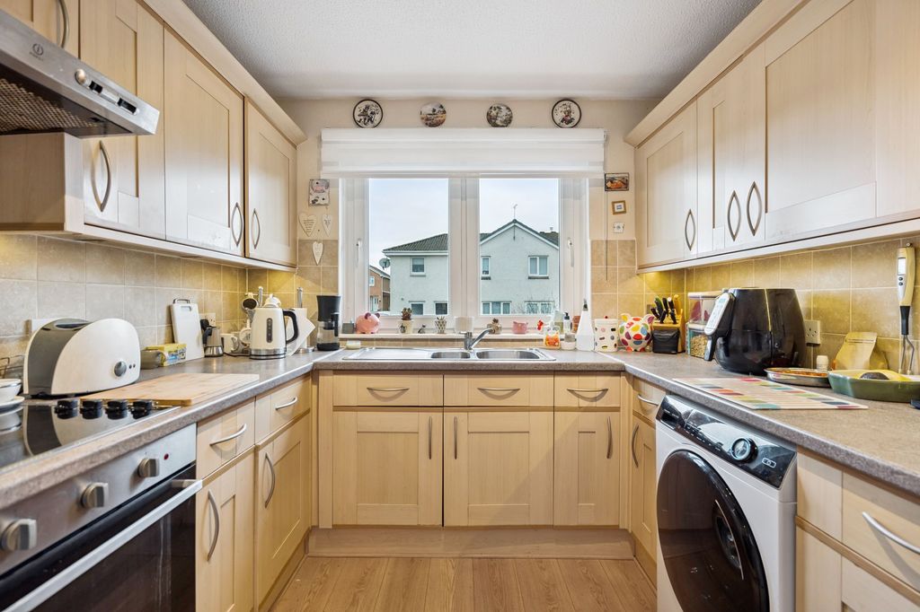 Additional image 6 of 2 bed flat for saleBuchan Drive, Dunblane FK15