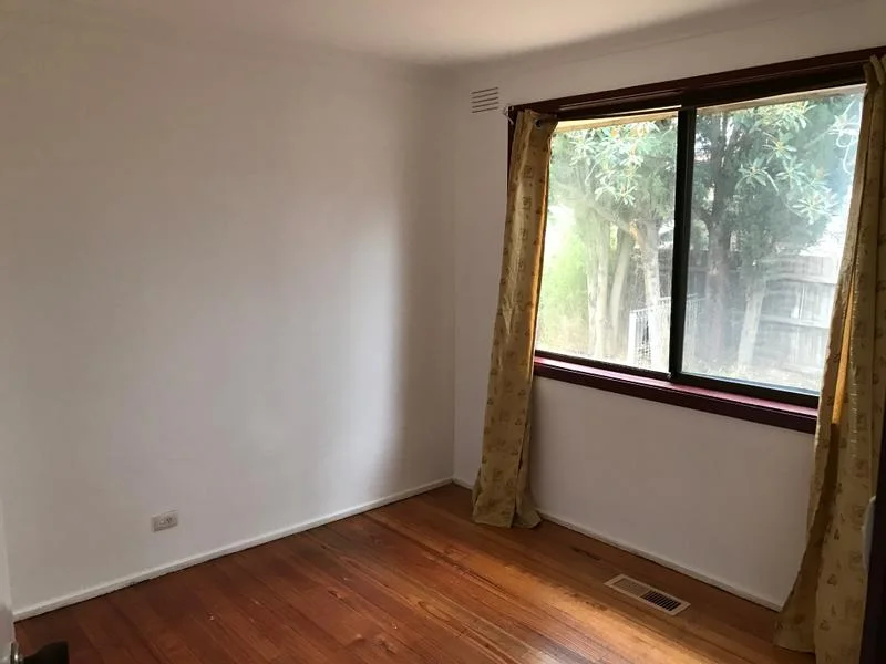 2 Grevillea Road, Kings Park VIC 3021 photo 5